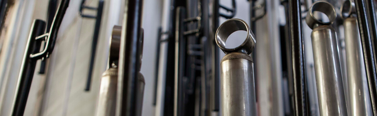 ZF Friedrichshafen, imagen de piezas iniciales de amortiguadores